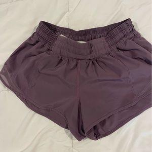 Iululemon hotty hot short